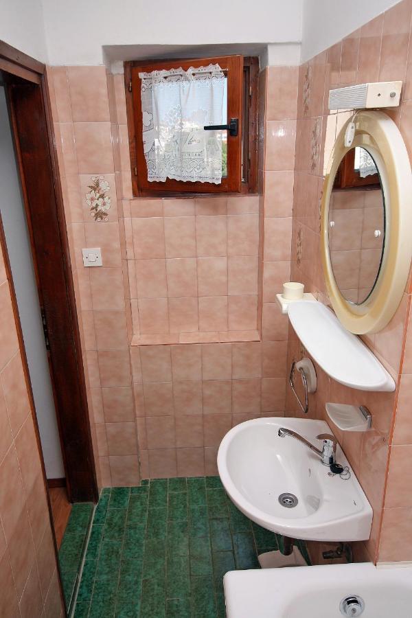 Apartment Supetarska Draga - Donja 5030A Kültér fotó